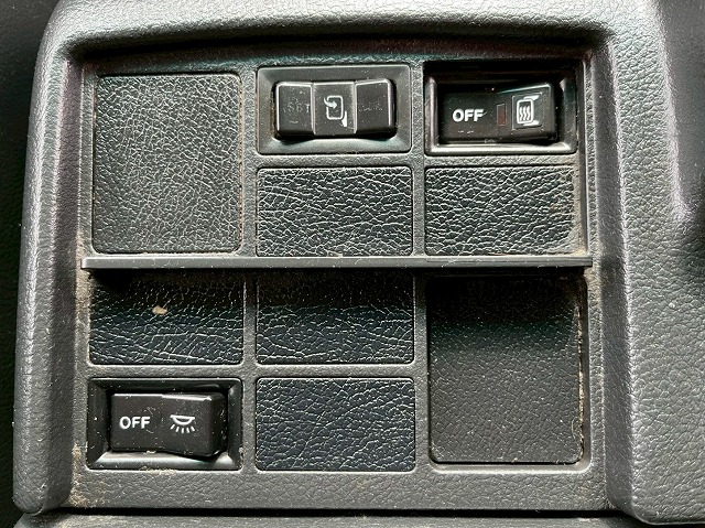 4段ラジコン★4軸低床2デフ★後輪エアサス★12.3トン積載!|中古トラックの販売・買取・査定のアイナビ