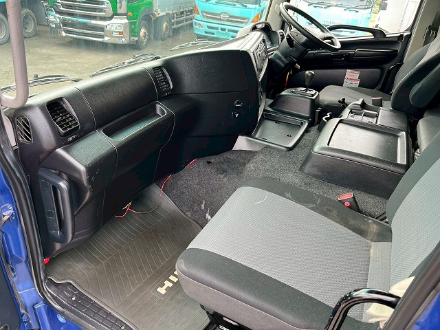 4段ラジコン★4軸低床2デフ★後輪エアサス★12.3トン積載!|中古トラックの販売・買取・査定のアイナビ