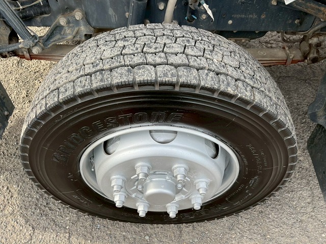 4段ラジコン★4軸低床2デフ★後輪エアサス★12.3トン積載!|中古トラックの販売・買取・査定のアイナビ