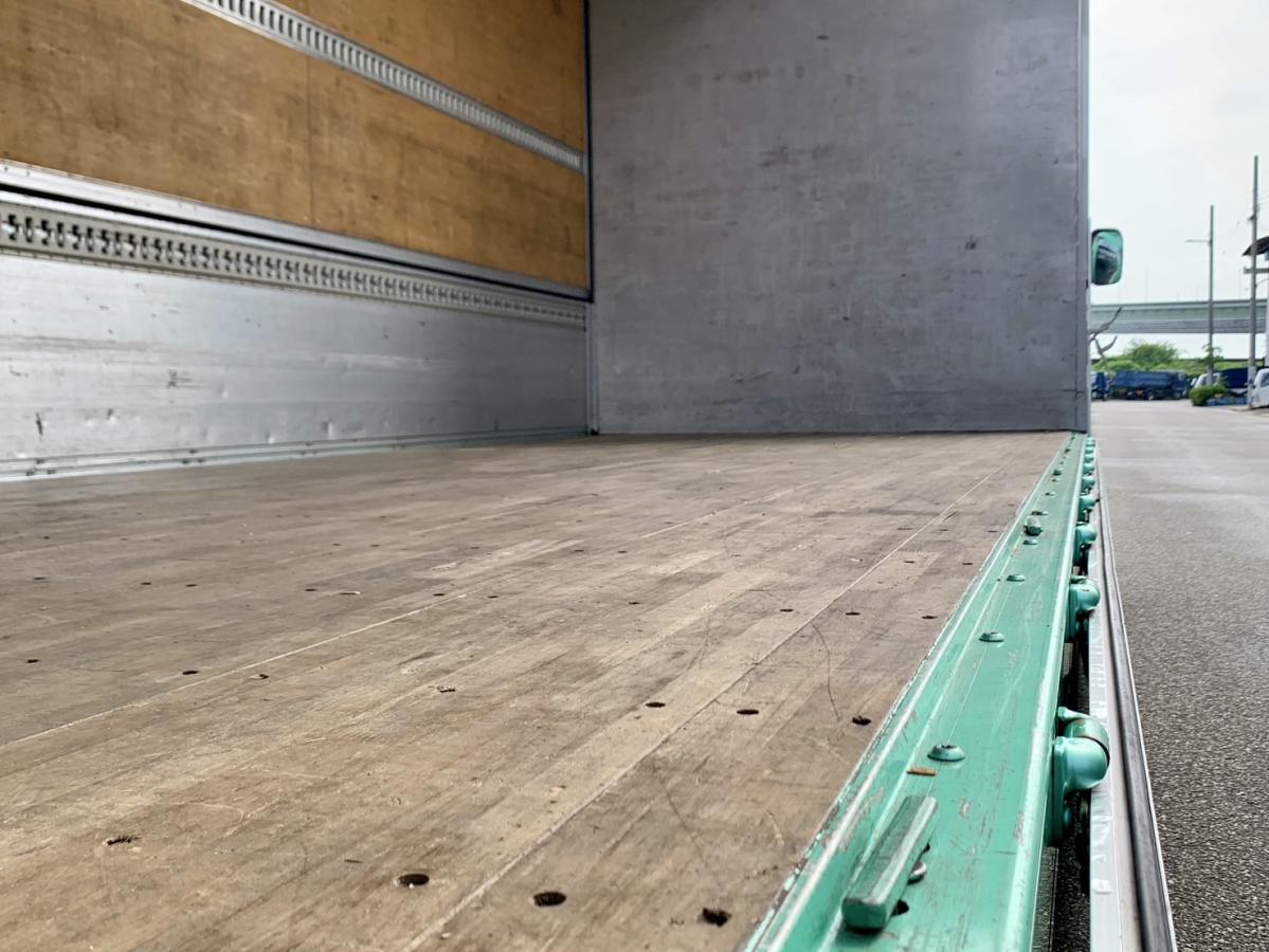 フォワード H28年式TKG-FRR90T2ワイドベット付6M/Tエアサスウイング|中古トラックの販売・買取・査定のアイナビ