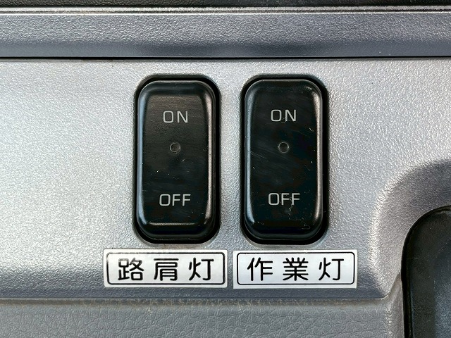 カスタム★新明和アームロール★ツインホイスト★3トン積載|中古トラックの販売・買取・査定のアイナビ