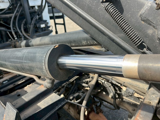 カスタム★新明和アームロール★ツインホイスト★3トン積載|中古トラックの販売・買取・査定のアイナビ