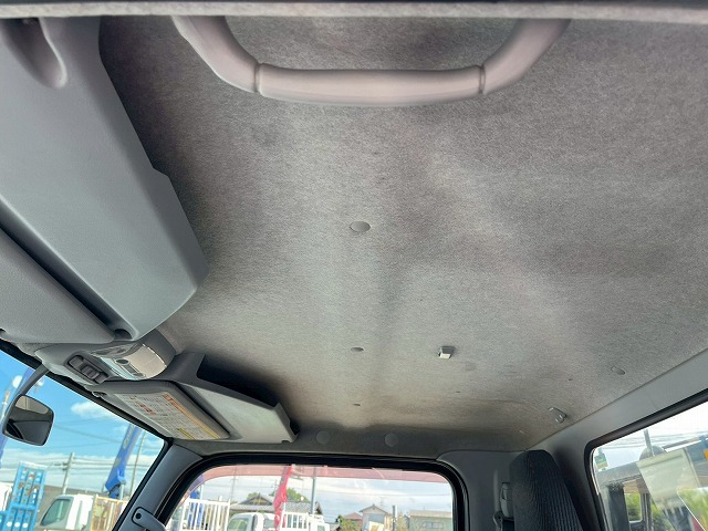 カスタム★新明和アームロール★ツインホイスト★3トン積載|中古トラックの販売・買取・査定のアイナビ