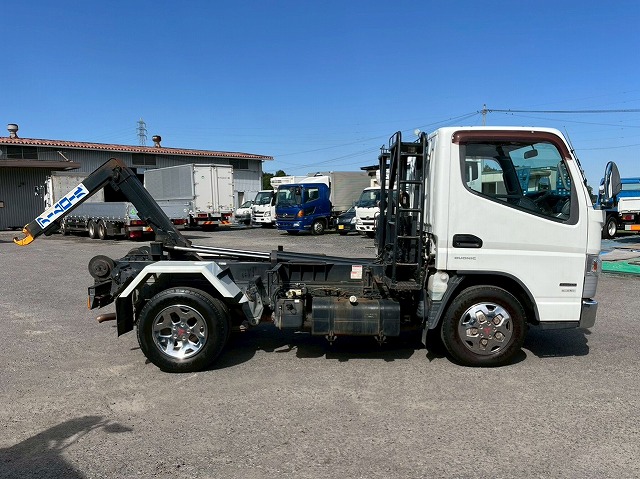 カスタム★新明和アームロール★ツインホイスト★3トン積載|中古トラックの販売・買取・査定のアイナビ