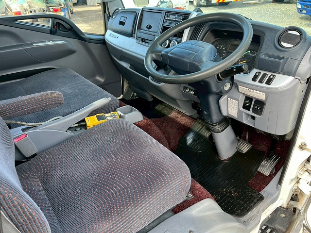 カスタム★新明和アームロール★ツインホイスト★3トン積載|中古トラックの販売・買取・査定のアイナビ