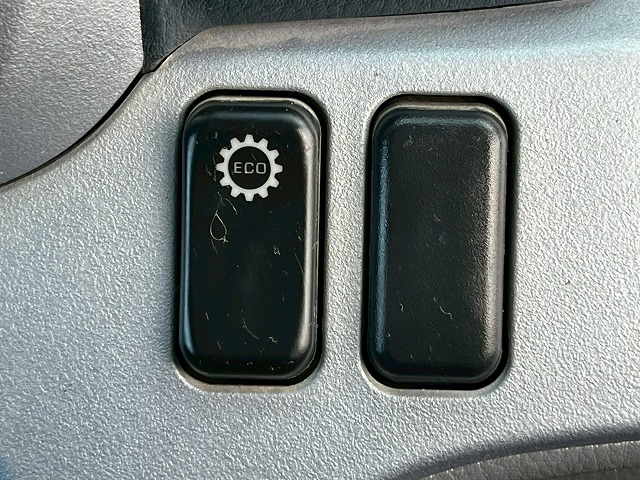 カスタム★新明和アームロール★ツインホイスト★3トン積載|中古トラックの販売・買取・査定のアイナビ