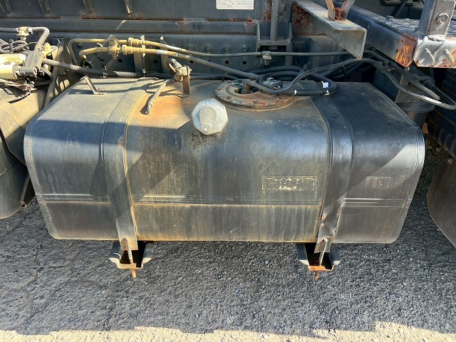 カスタム★新明和アームロール★ツインホイスト★3トン積載|中古トラックの販売・買取・査定のアイナビ