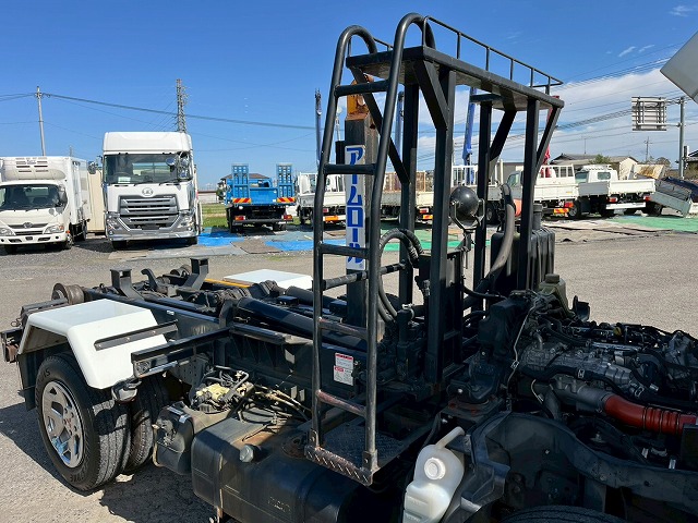 カスタム★新明和アームロール★ツインホイスト★3トン積載|中古トラックの販売・買取・査定のアイナビ