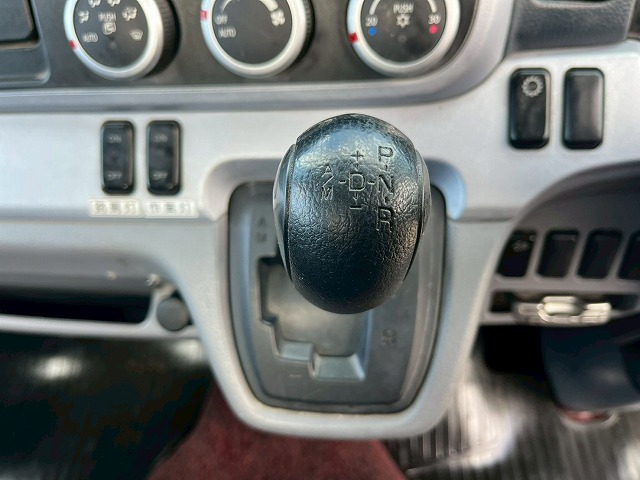 カスタム★新明和アームロール★ツインホイスト★3トン積載|中古トラックの販売・買取・査定のアイナビ