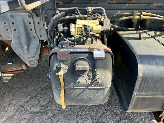 カスタム★新明和アームロール★ツインホイスト★3トン積載|中古トラックの販売・買取・査定のアイナビ