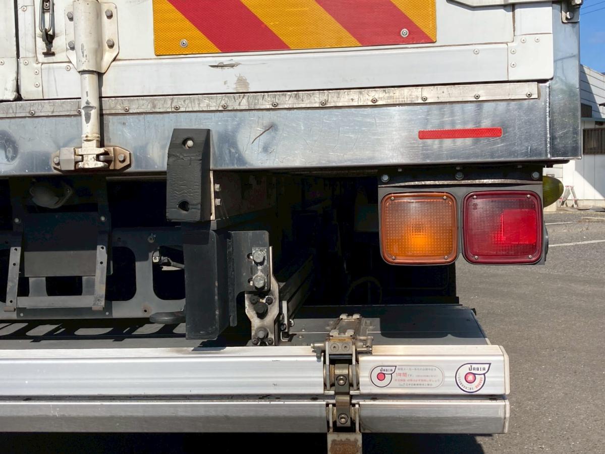 冷蔵冷凍車3.05トン積載低温格納PG6200ボディ左サイド扉|中古トラックの販売・買取・査定のアイナビ