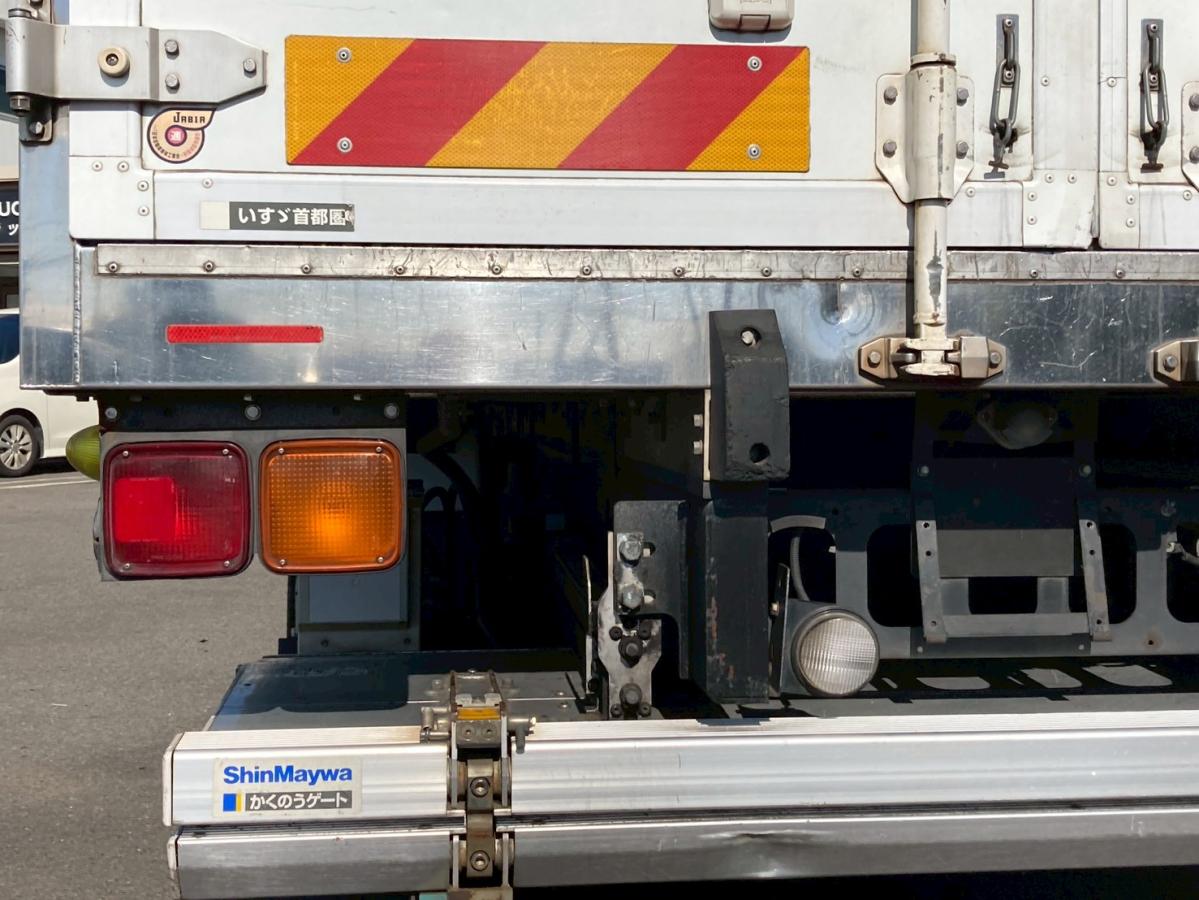 冷蔵冷凍車3.05トン積載低温格納PG6200ボディ左サイド扉|中古トラックの販売・買取・査定のアイナビ