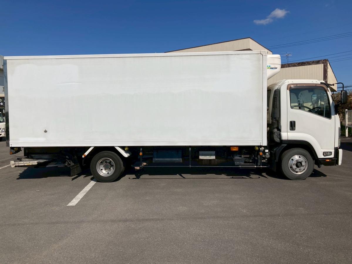 冷蔵冷凍車3.05トン積載低温格納PG6200ボディ左サイド扉|中古トラックの販売・買取・査定のアイナビ