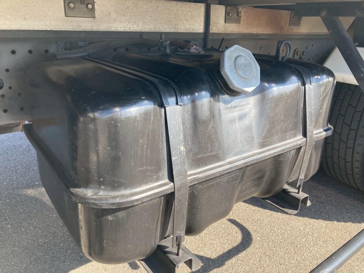 冷蔵冷凍車3.05トン積載低温格納PG6200ボディ左サイド扉|中古トラックの販売・買取・査定のアイナビ