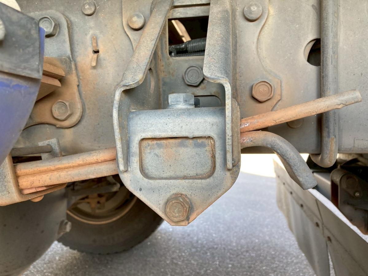 冷蔵冷凍車3.05トン積載低温格納PG6200ボディ左サイド扉|中古トラックの販売・買取・査定のアイナビ