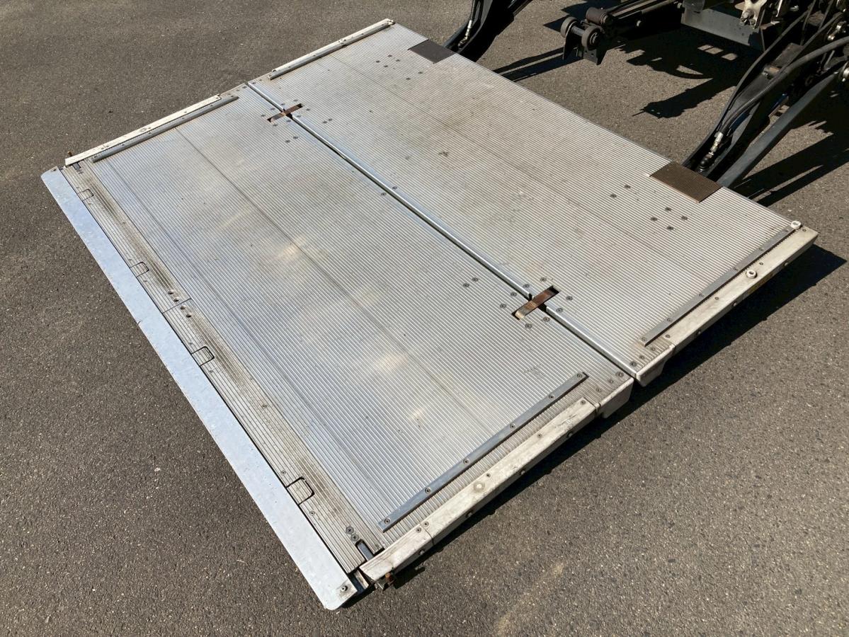 冷蔵冷凍車3.05トン積載低温格納PG6200ボディ左サイド扉|中古トラックの販売・買取・査定のアイナビ