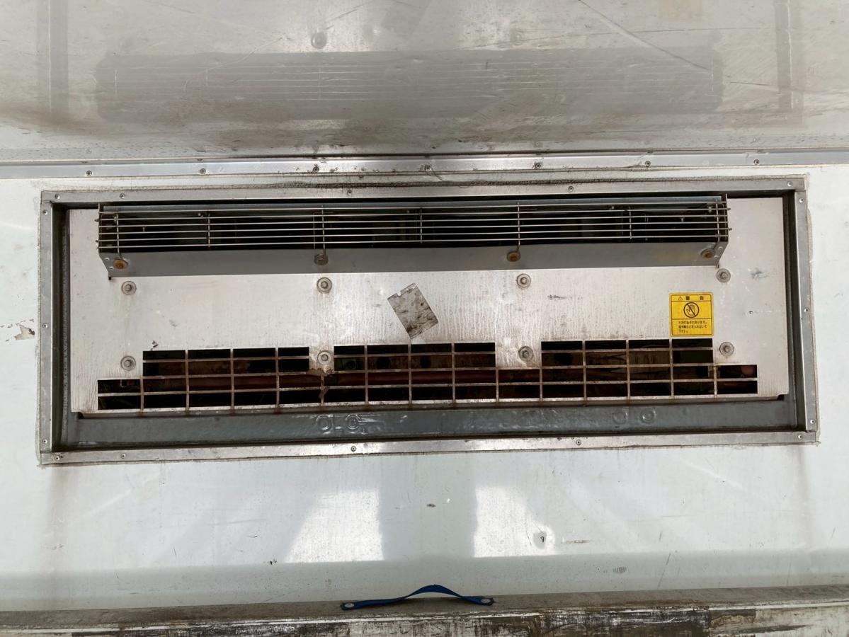 冷蔵冷凍車3.05トン積載低温格納PG6200ボディ左サイド扉|中古トラックの販売・買取・査定のアイナビ