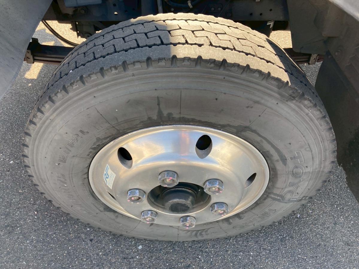 冷蔵冷凍車3.05トン積載低温格納PG6200ボディ左サイド扉|中古トラックの販売・買取・査定のアイナビ