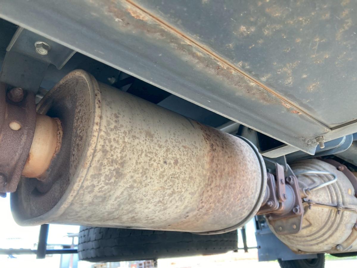 冷蔵冷凍車3.05トン積載低温格納PG6200ボディ左サイド扉|中古トラックの販売・買取・査定のアイナビ