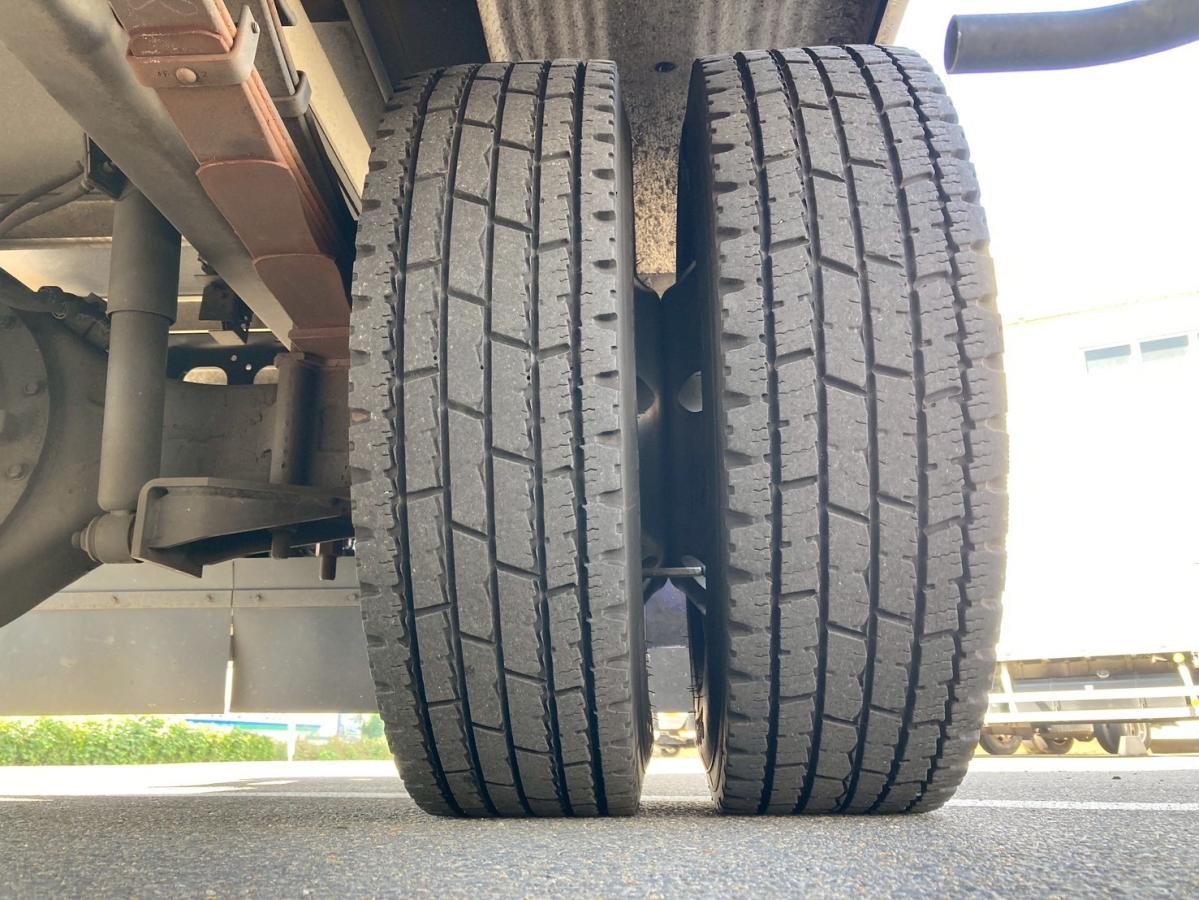 冷蔵冷凍車3.05トン積載低温格納PG6200ボディ左サイド扉|中古トラックの販売・買取・査定のアイナビ