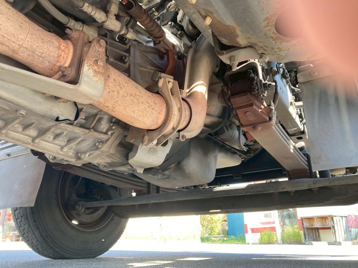 冷蔵冷凍車3.05トン積載低温格納PG6200ボディ左サイド扉|中古トラックの販売・買取・査定のアイナビ