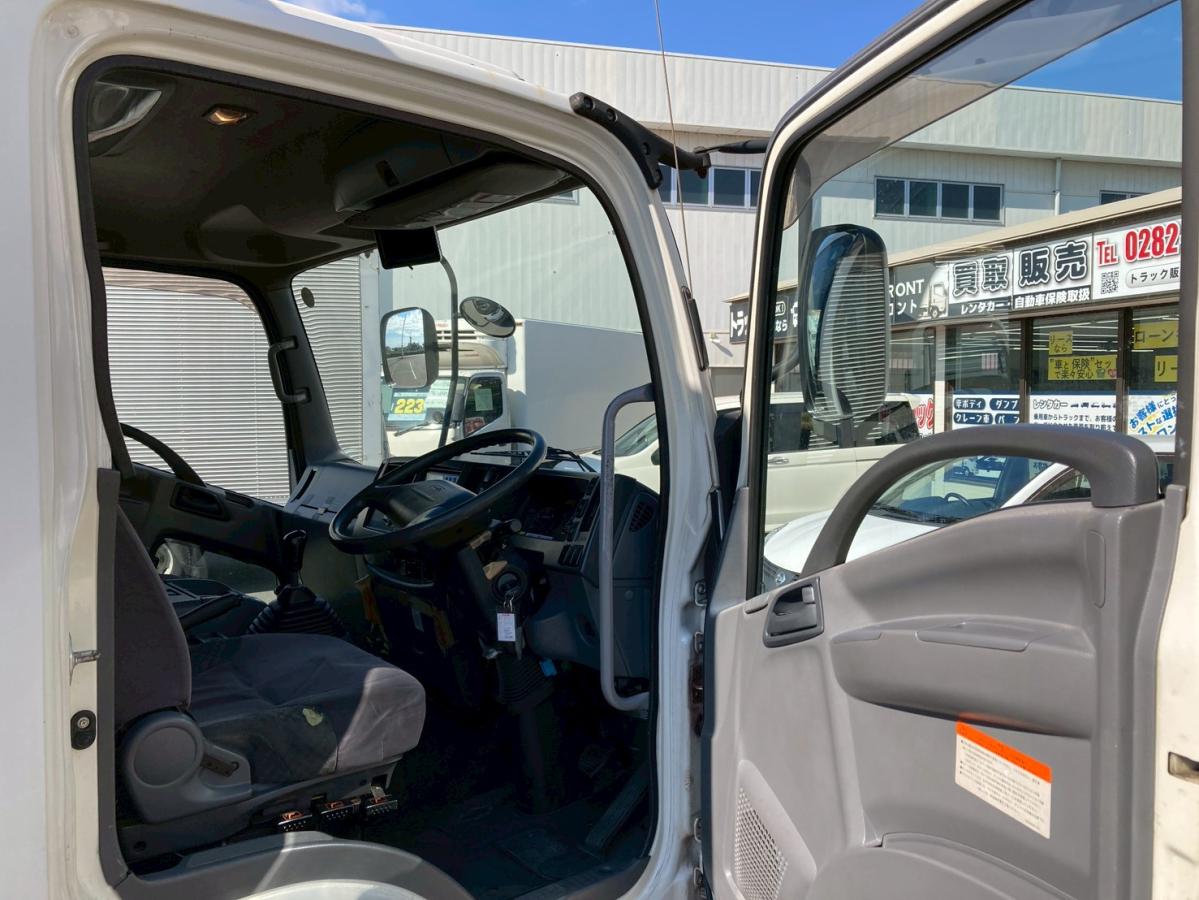 冷蔵冷凍車3.05トン積載低温格納PG6200ボディ左サイド扉|中古トラックの販売・買取・査定のアイナビ