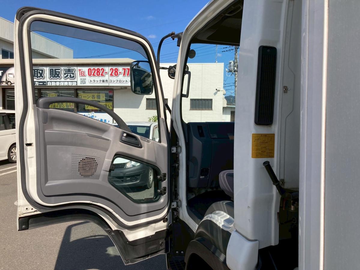 冷蔵冷凍車3.05トン積載低温格納PG6200ボディ左サイド扉|中古トラックの販売・買取・査定のアイナビ