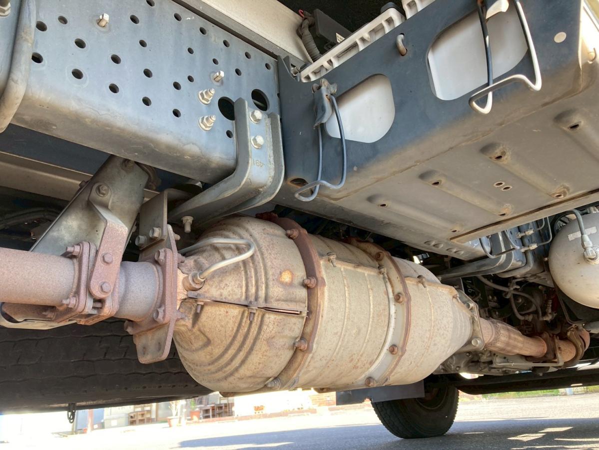 冷蔵冷凍車3.05トン積載低温格納PG6200ボディ左サイド扉|中古トラックの販売・買取・査定のアイナビ