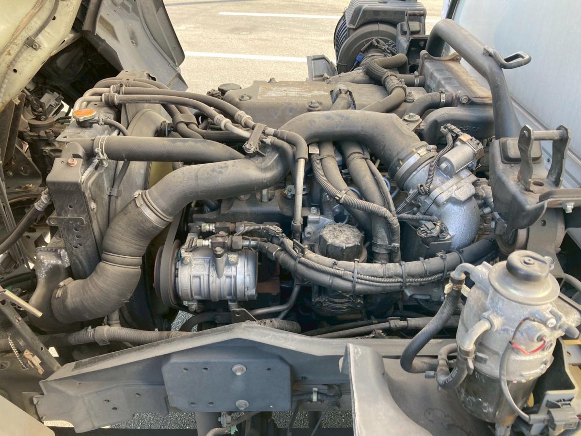 冷蔵冷凍車3.05トン積載低温格納PG6200ボディ左サイド扉|中古トラックの販売・買取・査定のアイナビ