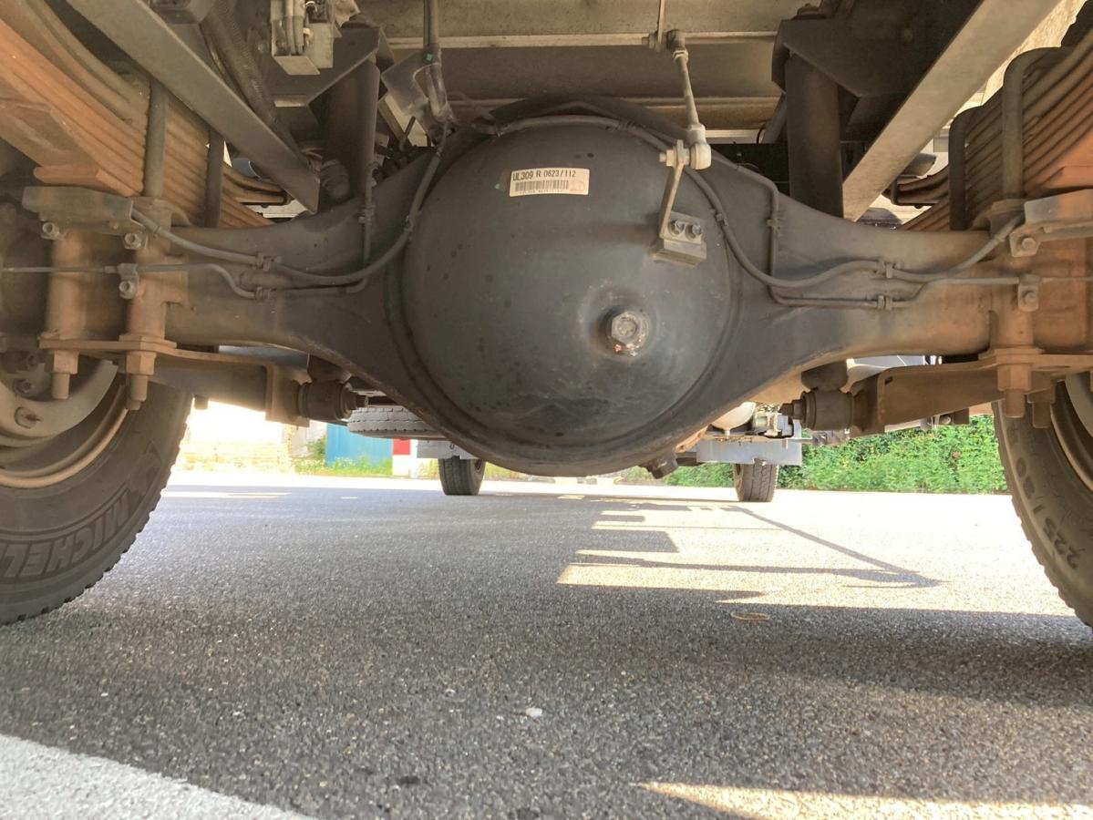 冷蔵冷凍車3.05トン積載低温格納PG6200ボディ左サイド扉|中古トラックの販売・買取・査定のアイナビ