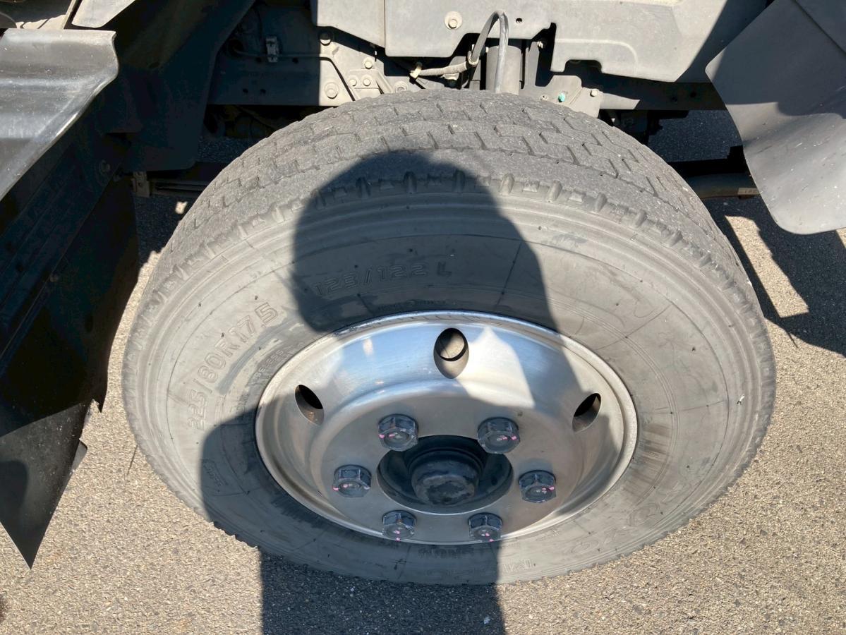 冷蔵冷凍車3.05トン積載低温格納PG6200ボディ左サイド扉|中古トラックの販売・買取・査定のアイナビ