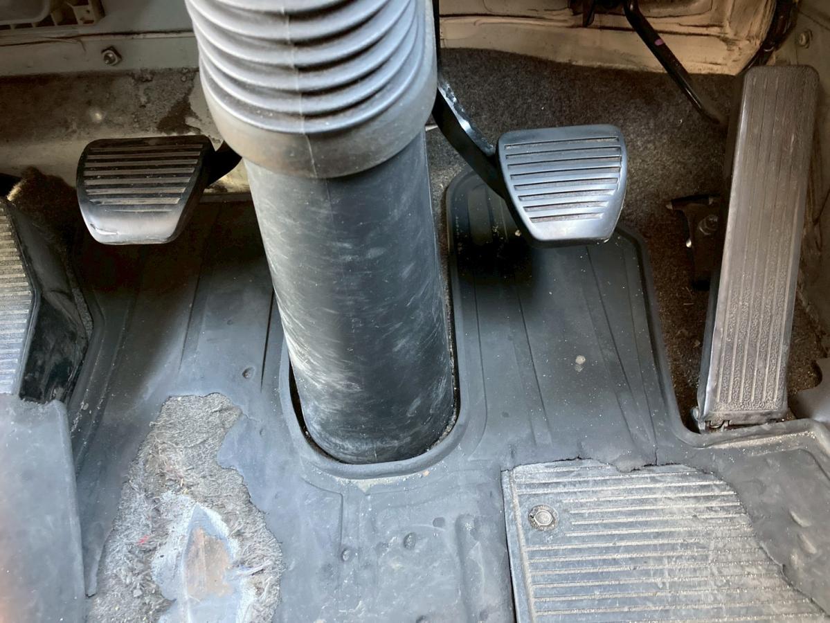 冷蔵冷凍車3.05トン積載低温格納PG6200ボディ左サイド扉|中古トラックの販売・買取・査定のアイナビ