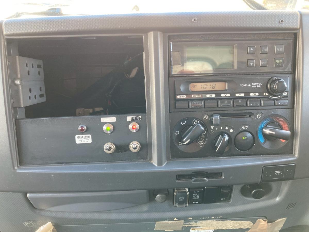 冷蔵冷凍車3.05トン積載低温格納PG6200ボディ左サイド扉|中古トラックの販売・買取・査定のアイナビ