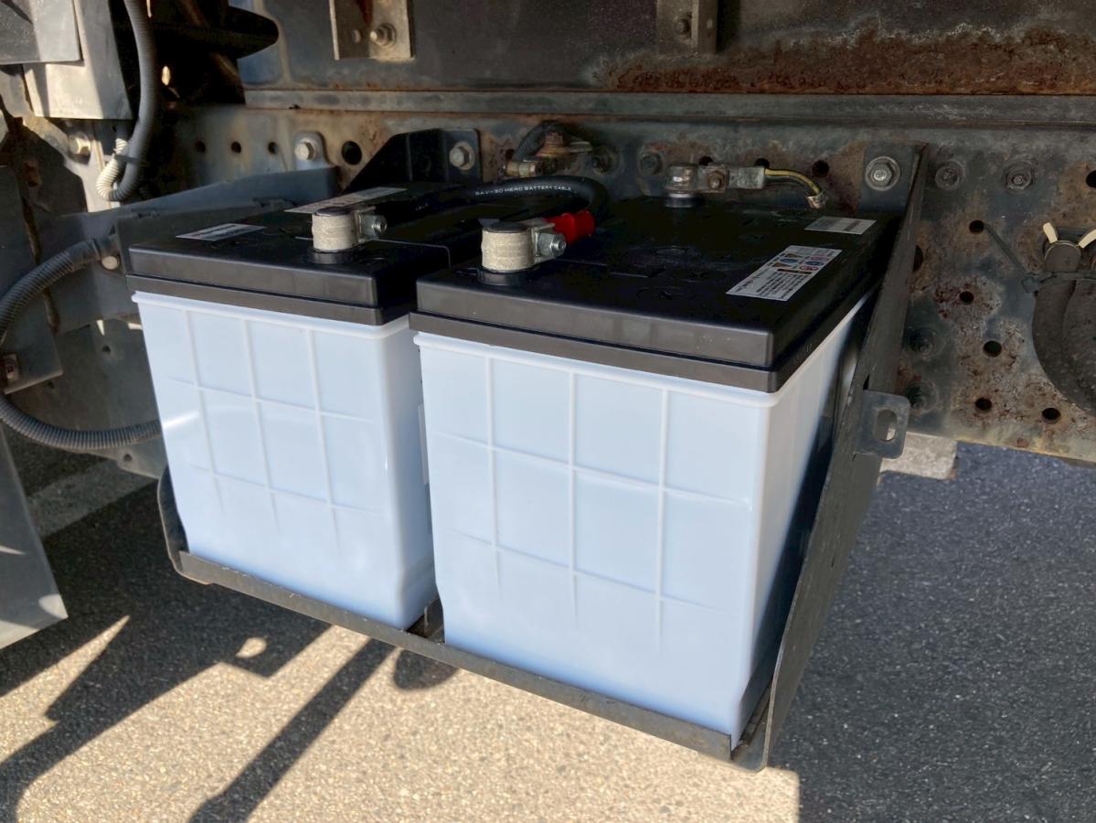 アルミバンワイド超ロング跳上PGラッシング3段スムーサー|中古トラックの販売・買取・査定のアイナビ