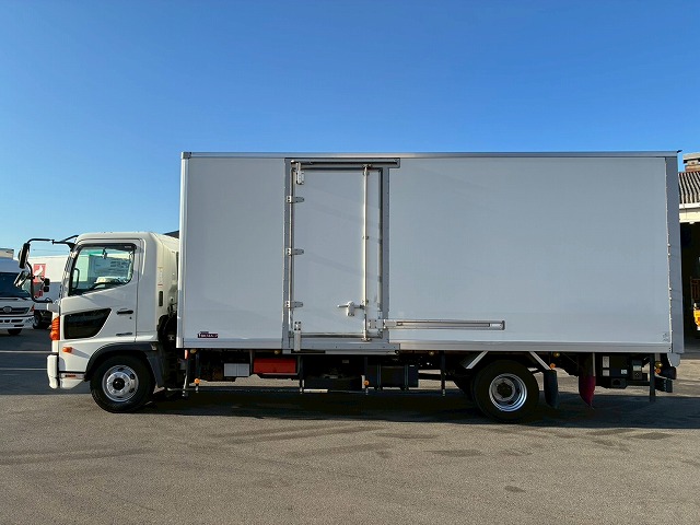 パネルバンセミワイドベッドレス日本フルハーフラッシング|中古トラックの販売・買取・査定のアイナビ