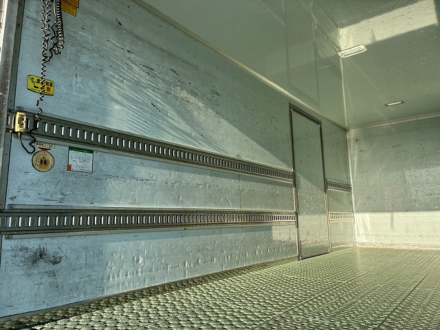 パネルバンセミワイドベッドレス日本フルハーフラッシング|中古トラックの販売・買取・査定のアイナビ