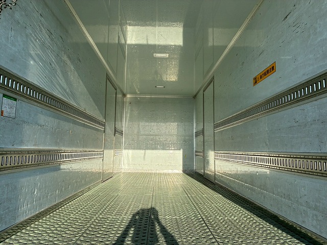 パネルバンセミワイドベッドレス日本フルハーフラッシング|中古トラックの販売・買取・査定のアイナビ