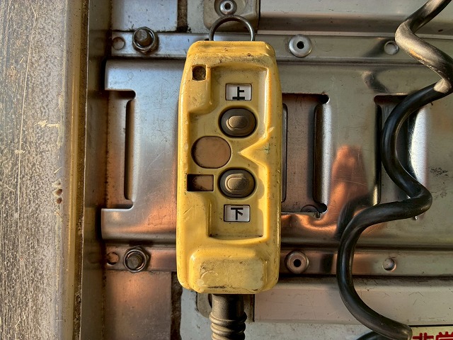 パネルバンセミワイドベッドレス日本フルハーフラッシング|中古トラックの販売・買取・査定のアイナビ