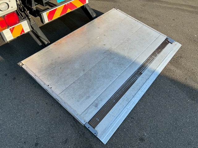 パネルバンセミワイドベッドレス日本フルハーフラッシング|中古トラックの販売・買取・査定のアイナビ