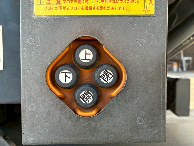 パネルバンセミワイドベッドレス日本フルハーフラッシング|中古トラックの販売・買取・査定のアイナビ