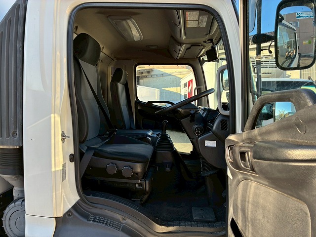 パネルバンセミワイドベッドレス日本フルハーフラッシング|中古トラックの販売・買取・査定のアイナビ