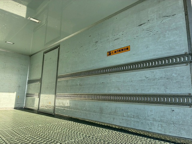 パネルバンセミワイドベッドレス日本フルハーフラッシング|中古トラックの販売・買取・査定のアイナビ