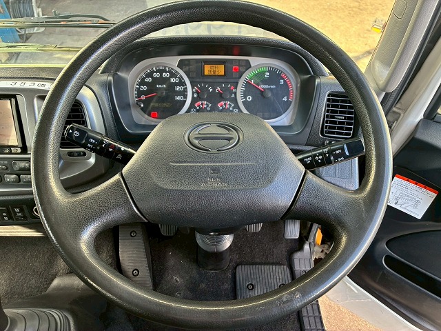 パネルバンセミワイドベッドレス日本フルハーフラッシング|中古トラックの販売・買取・査定のアイナビ