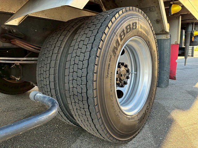 パネルバンセミワイドベッドレス日本フルハーフラッシング|中古トラックの販売・買取・査定のアイナビ