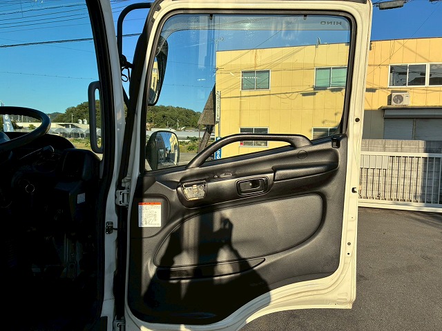 パネルバンセミワイドベッドレス日本フルハーフラッシング|中古トラックの販売・買取・査定のアイナビ