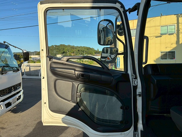 パネルバンセミワイドベッドレス日本フルハーフラッシング|中古トラックの販売・買取・査定のアイナビ