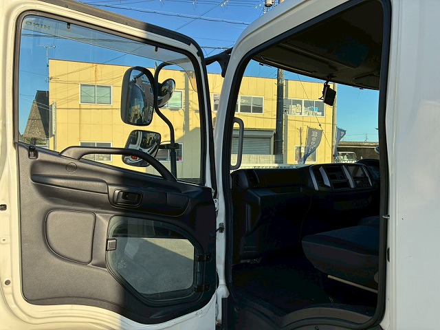 パネルバンセミワイドベッドレス日本フルハーフラッシング|中古トラックの販売・買取・査定のアイナビ