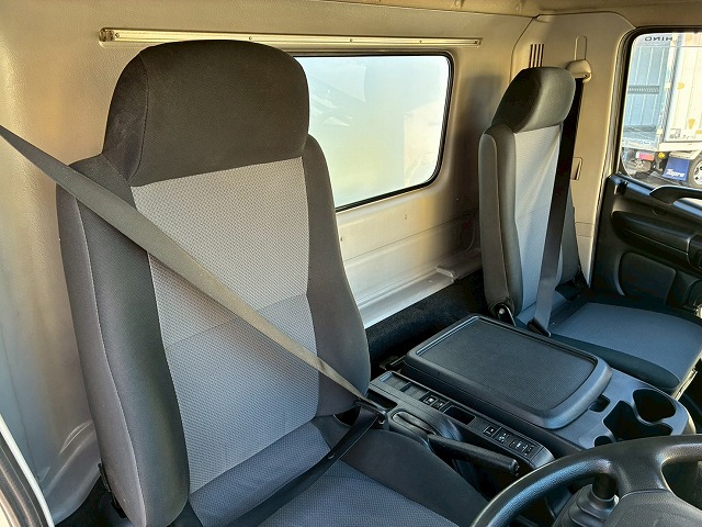 パネルバンセミワイドベッドレス日本フルハーフラッシング|中古トラックの販売・買取・査定のアイナビ