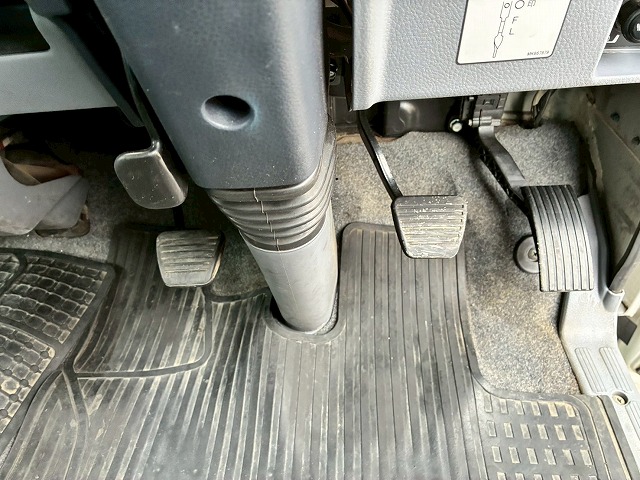 アルミブロックTOYOBODY175馬力5速MT4t8t中型|中古トラックの販売・買取・査定のアイナビ