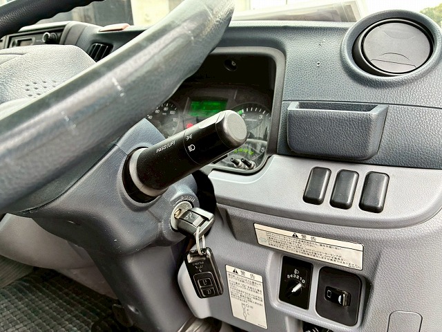 アルミブロックTOYOBODY175馬力5速MT4t8t中型|中古トラックの販売・買取・査定のアイナビ